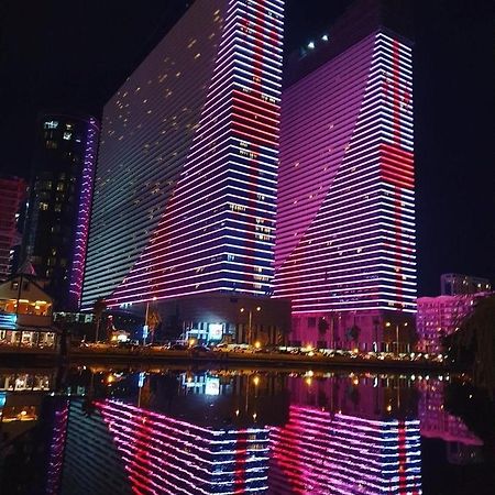 באטומי Orbi Twin Tower Apartement מראה חיצוני תמונה